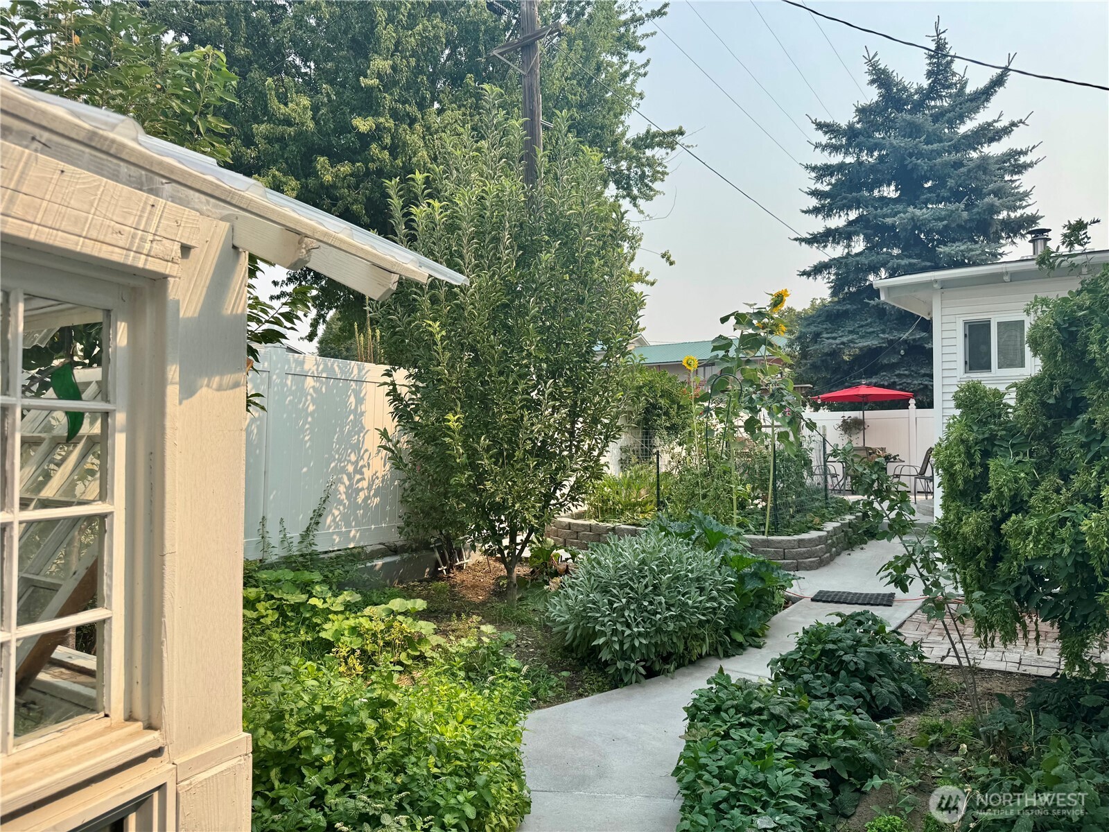 403 NW Main Avenue , Wilbur, WA 99185