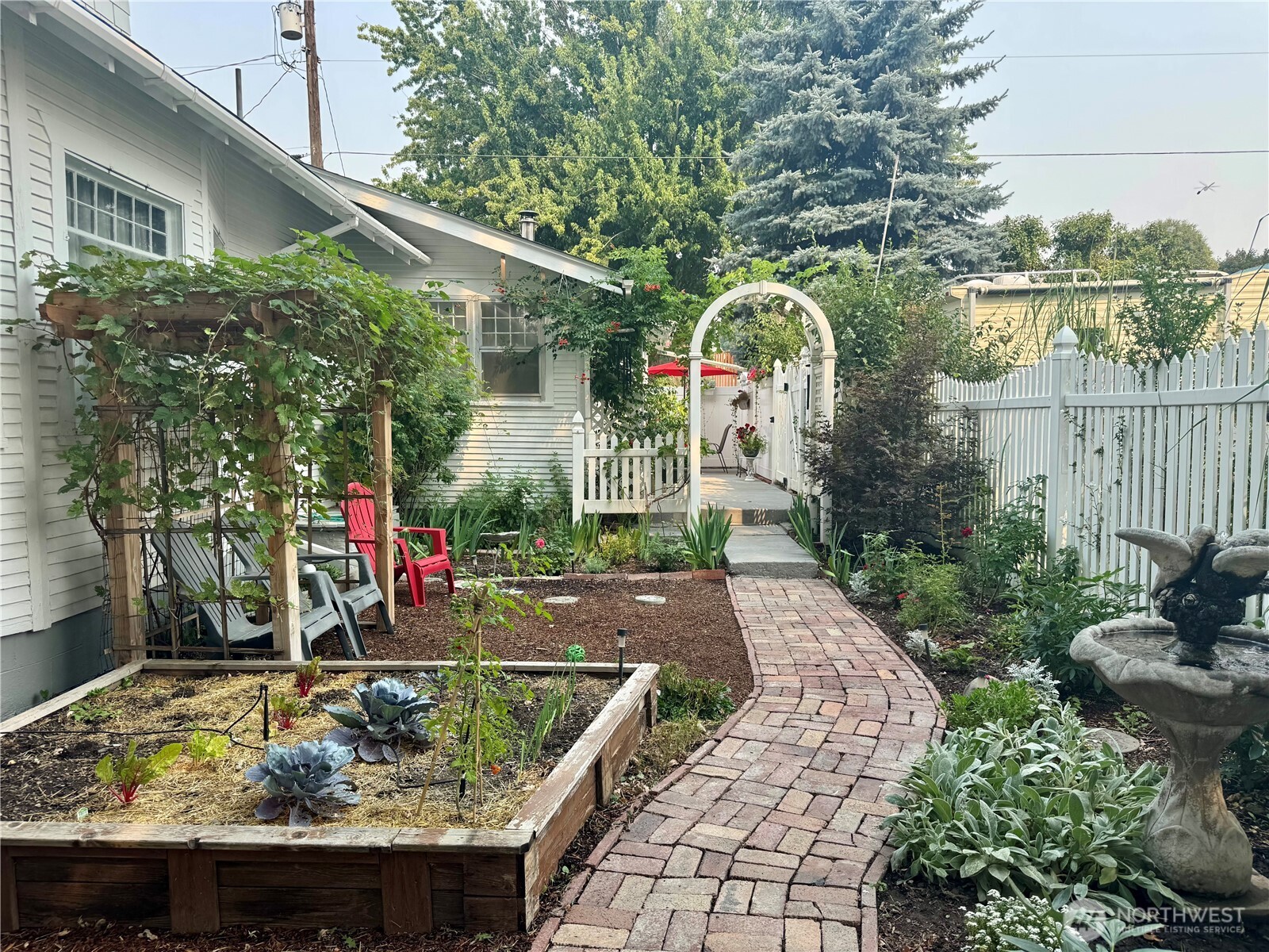 403 NW Main Avenue , Wilbur, WA 99185