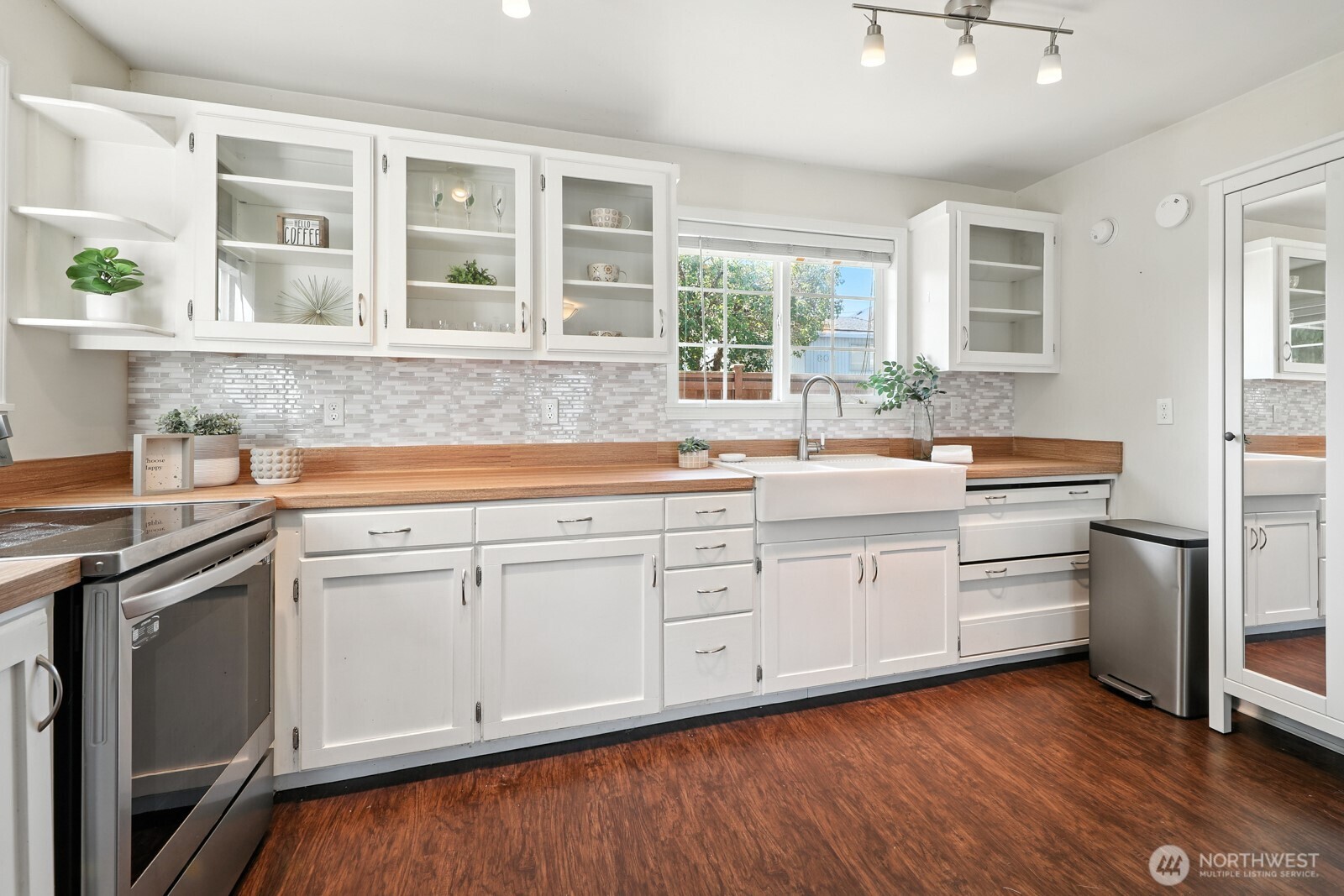 805 36th Street , Anacortes, WA 98221