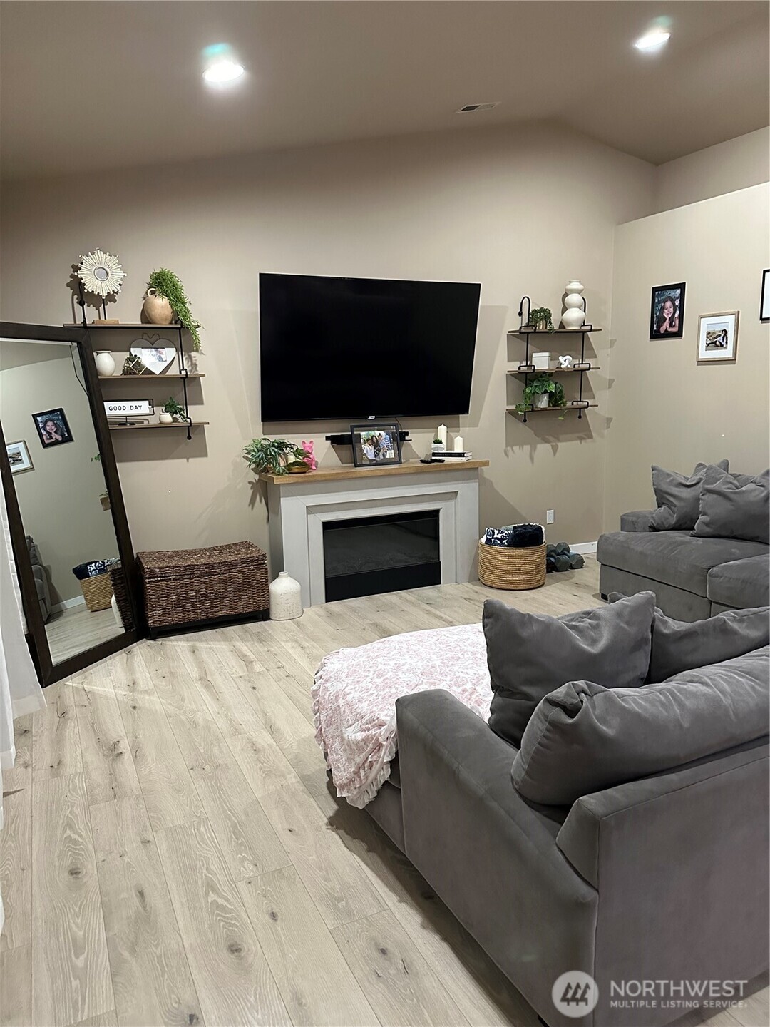 1324 E Polk Court , Moses Lake, WA 98837