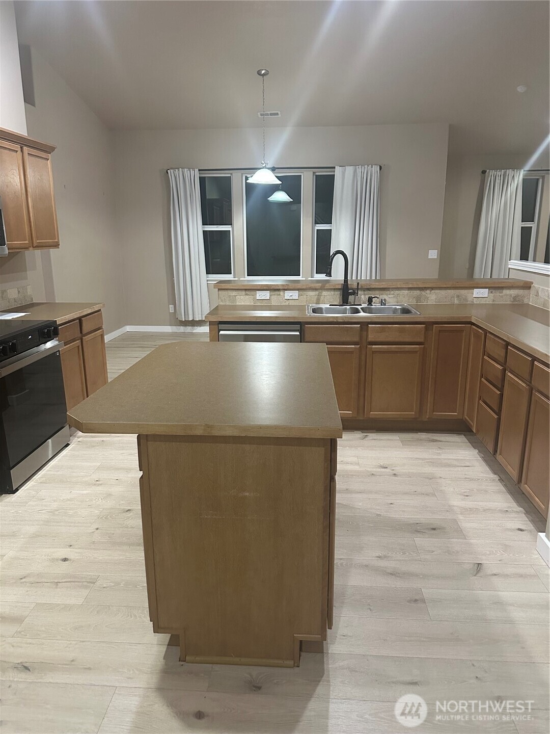 1324 E Polk Court , Moses Lake, WA 98837