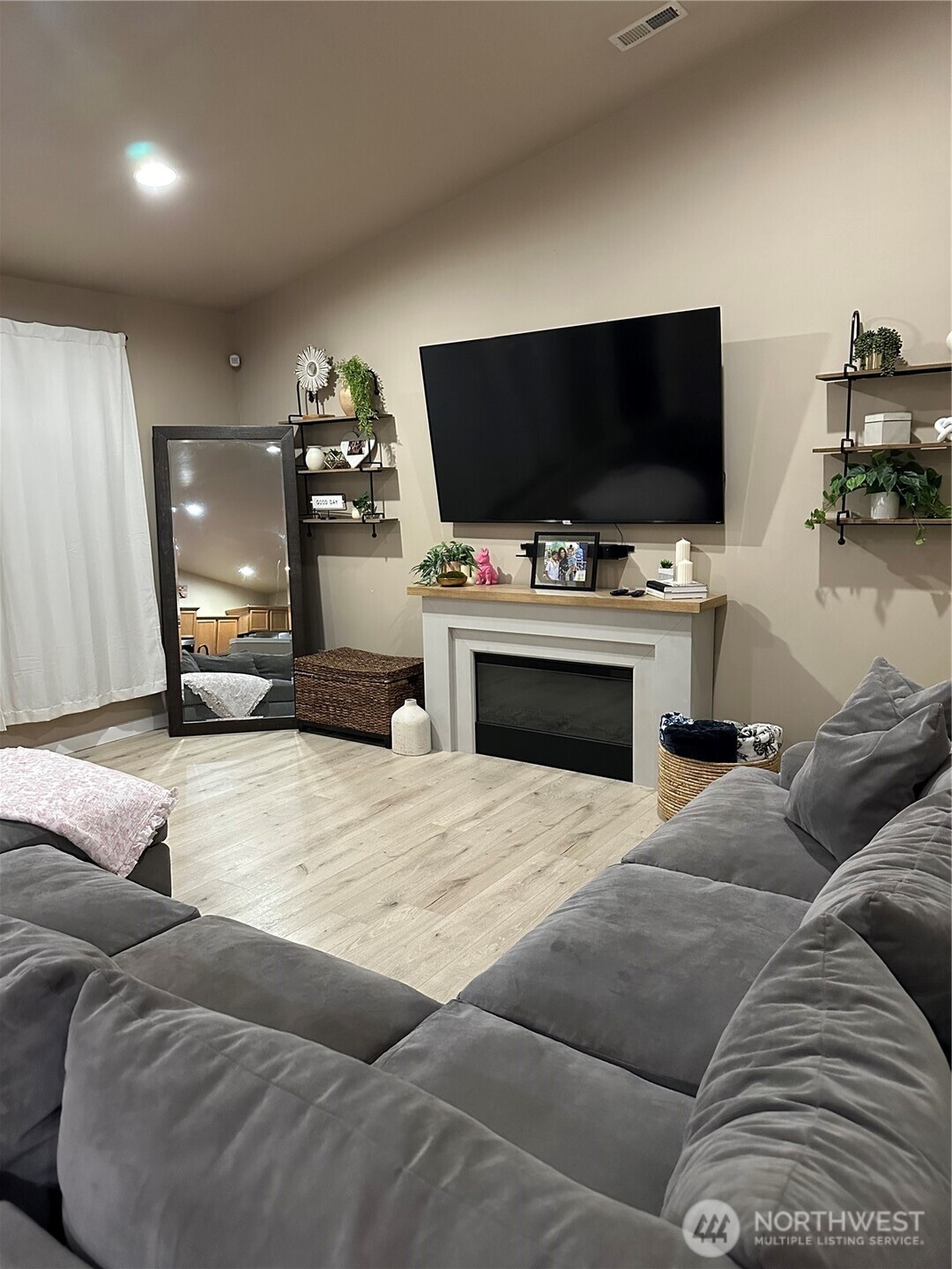 1324 E Polk Court , Moses Lake, WA 98837