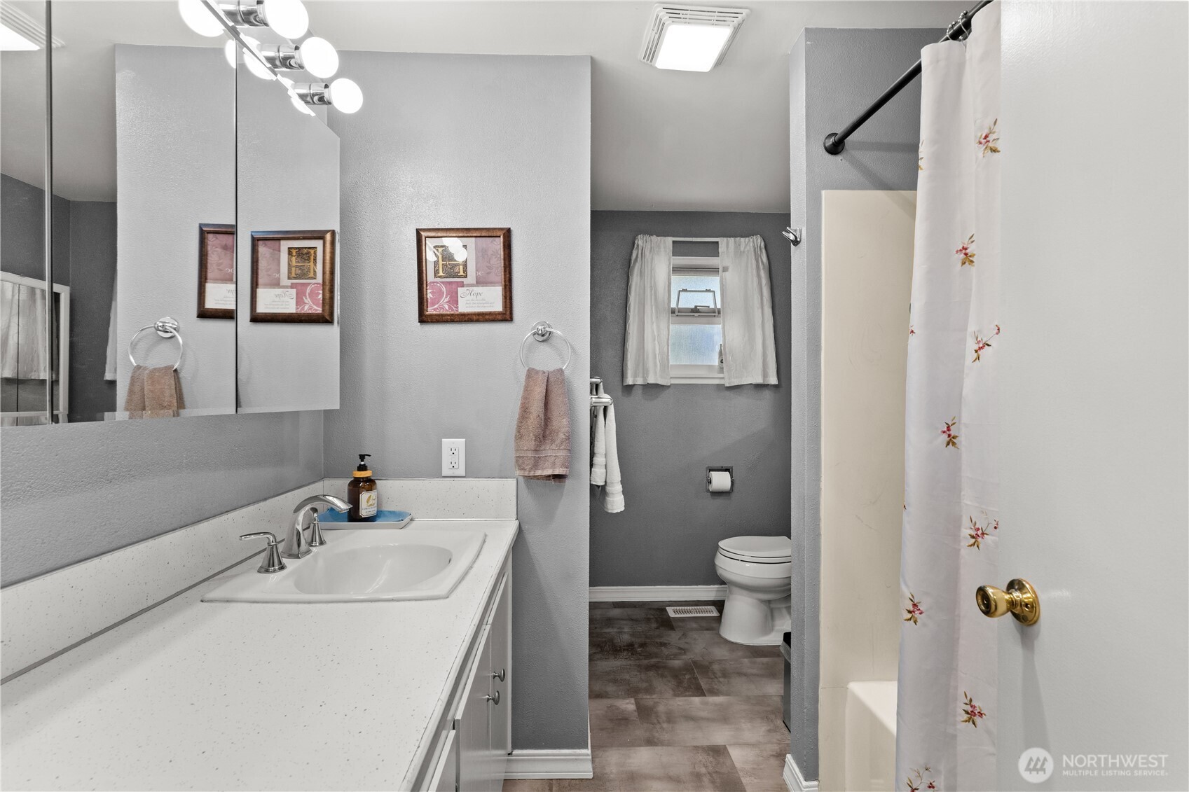 20220 8th Avenue S, Des Moines, WA 98198