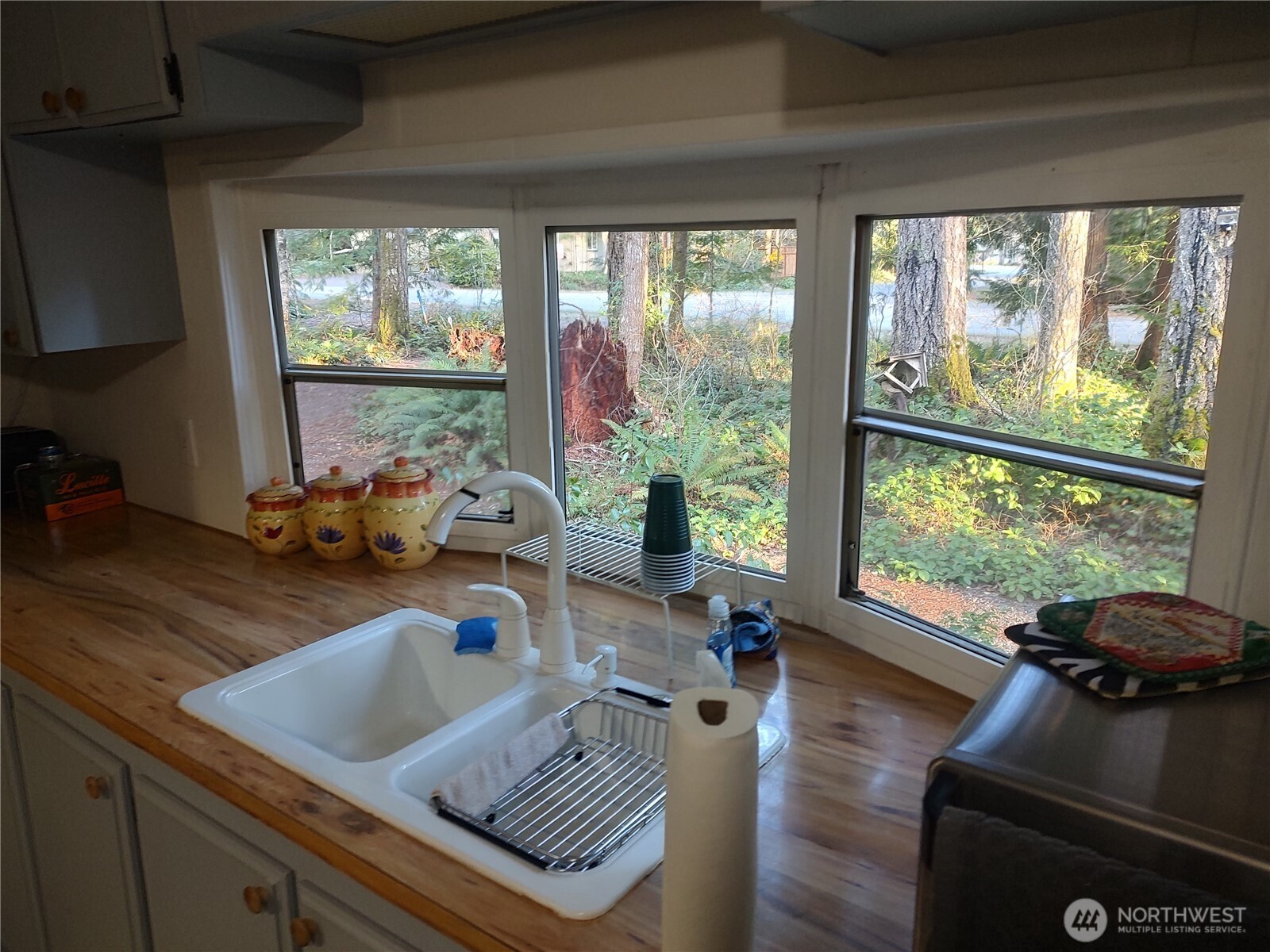 450 N Duckabush Drive E, Hoodsport, WA 98548