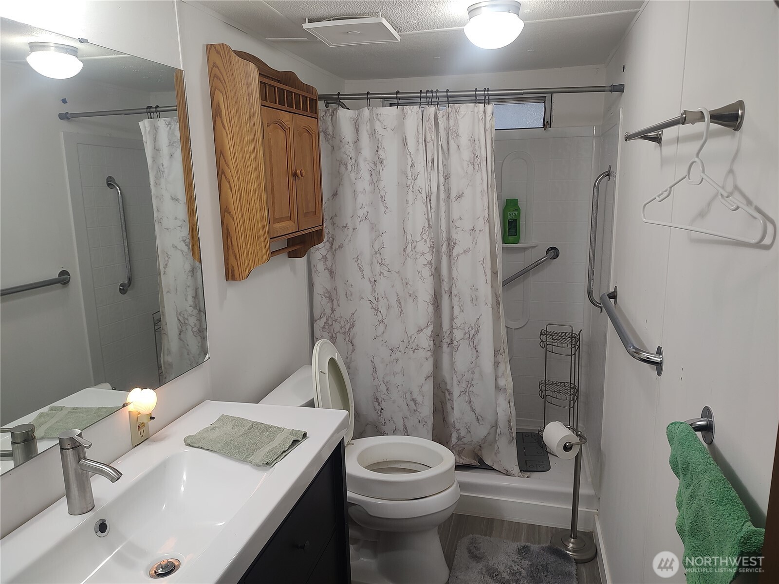 450 N Duckabush Drive E, Hoodsport, WA 98548