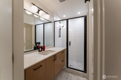 10350 Wallingford Avenue N #B, Seattle, WA 98133-9440 - Photo 13