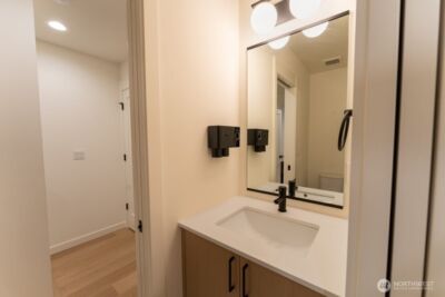 10350 Wallingford Avenue N #B, Seattle, WA 98133-9440 - Photo 15