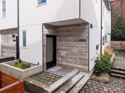 10350 Wallingford Avenue N #B, Seattle, WA 98133-9440 - Photo 3