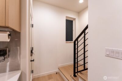 10350 Wallingford Avenue N #B, Seattle, WA 98133-9440 - Photo 9