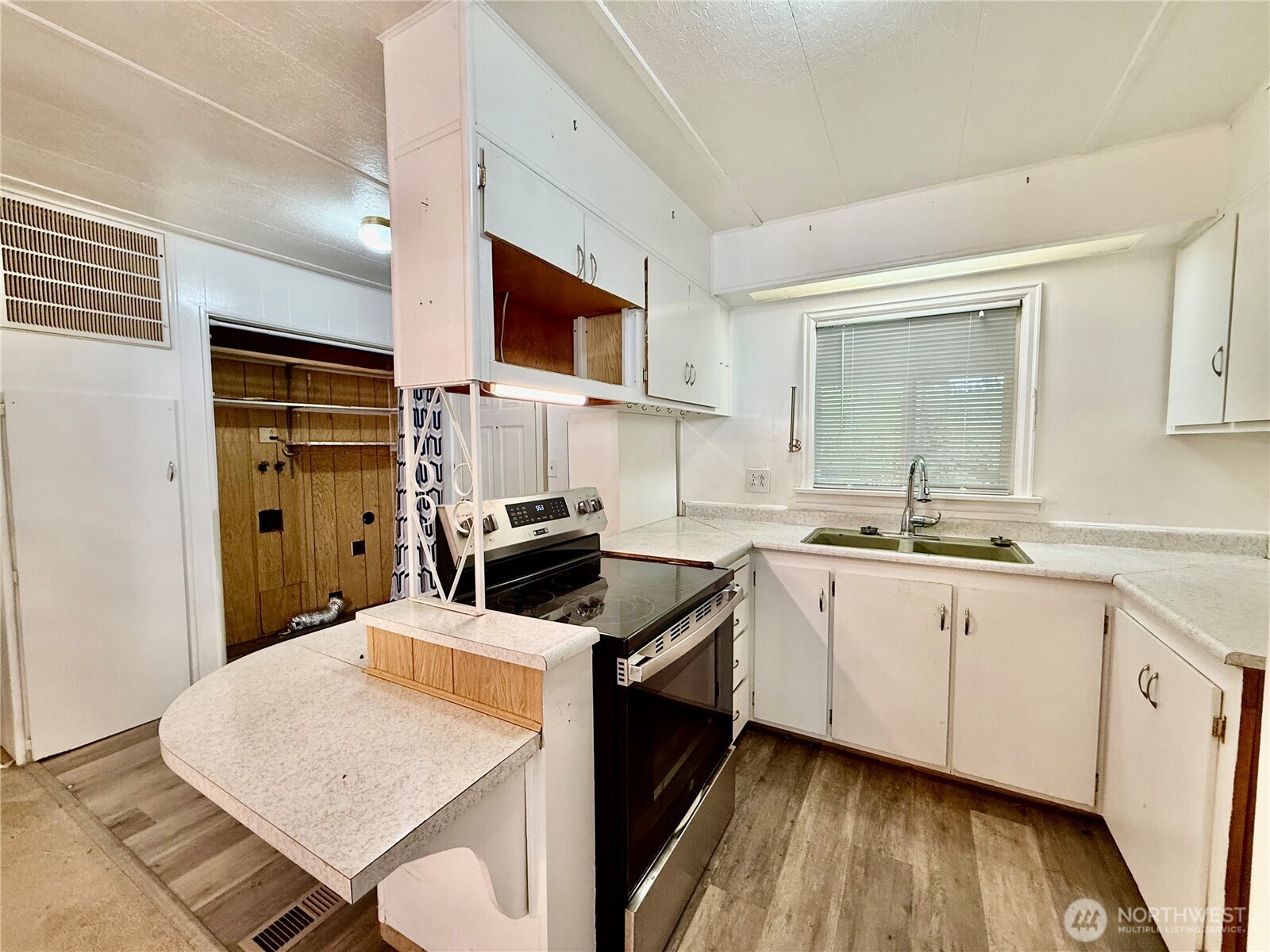 3909 E Fourth Plain Boulevard , Vancouver, WA 98661