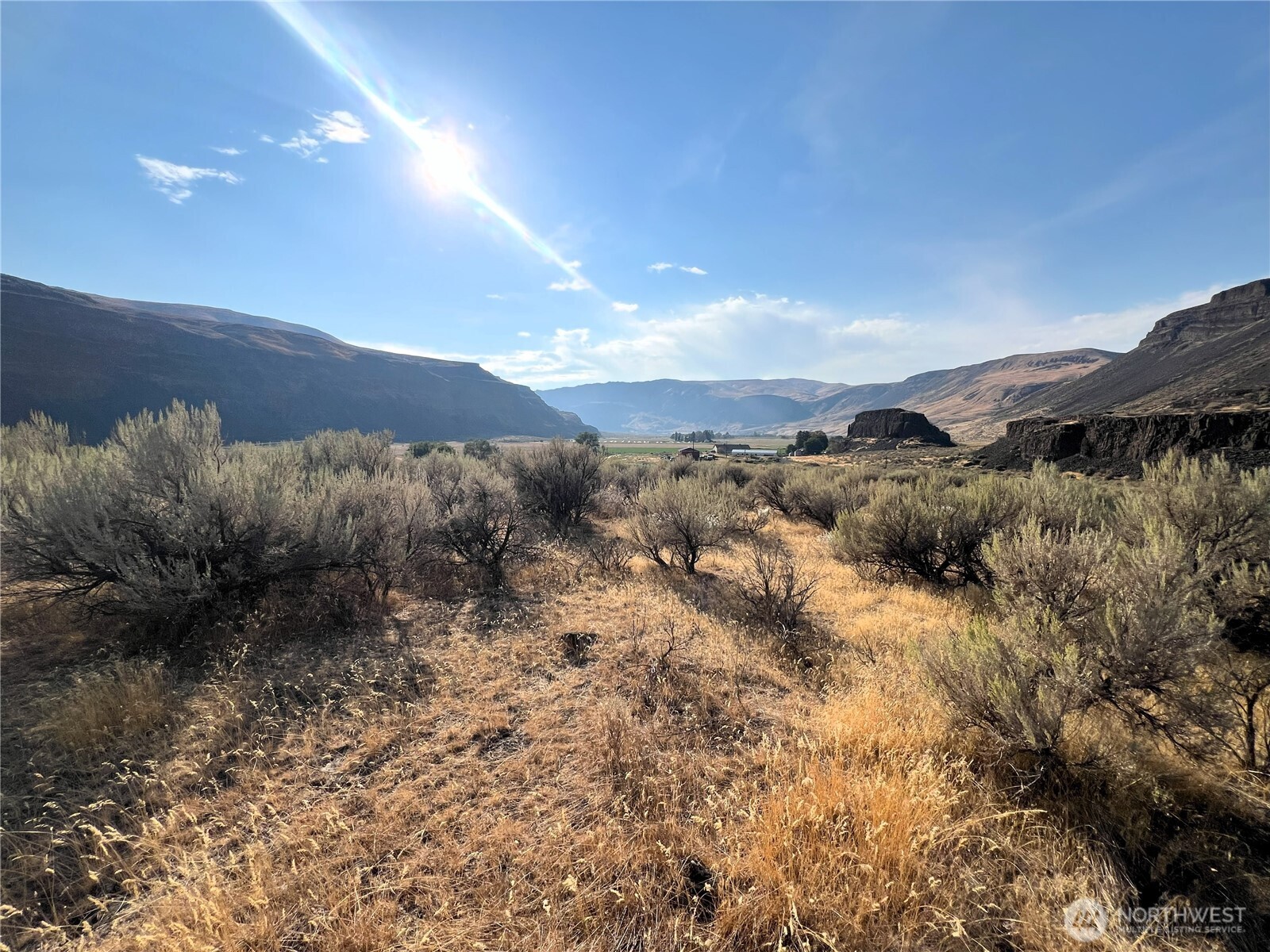 131 Wagon Road , Palisades, WA 98845