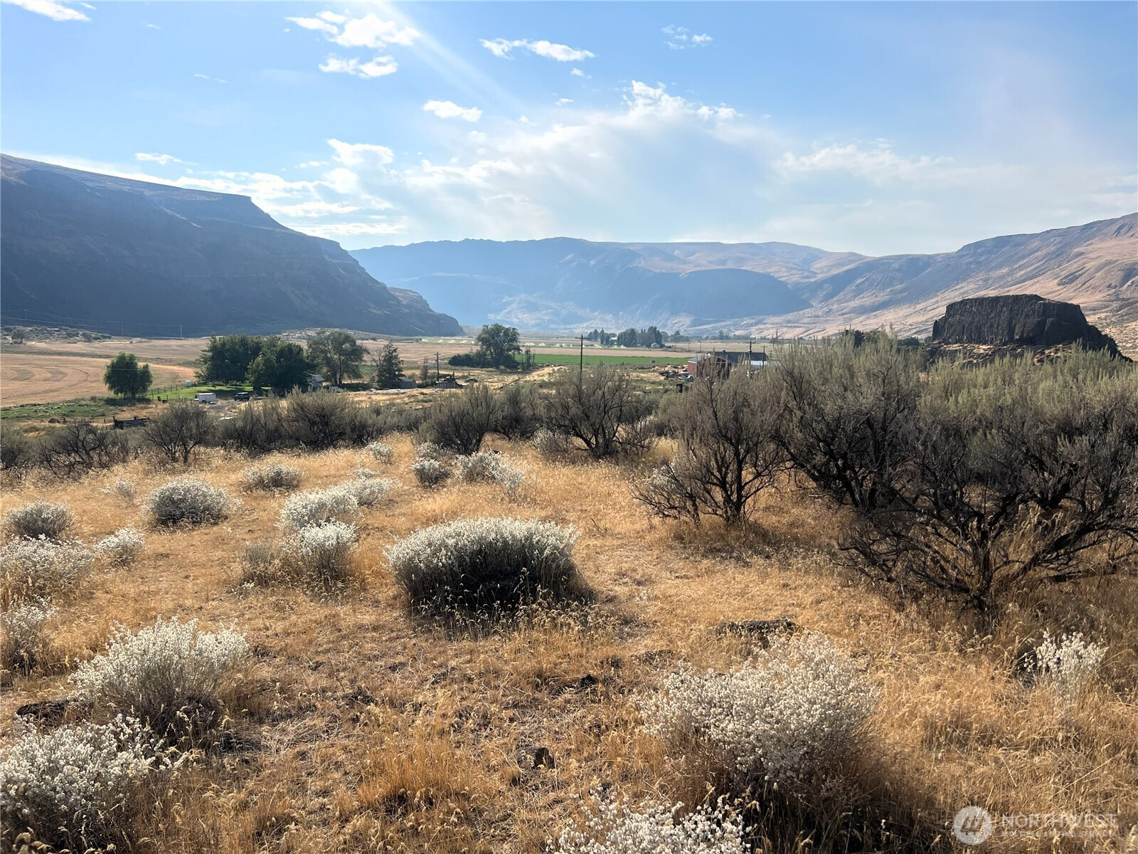 131 Wagon Road , Palisades, WA 98845