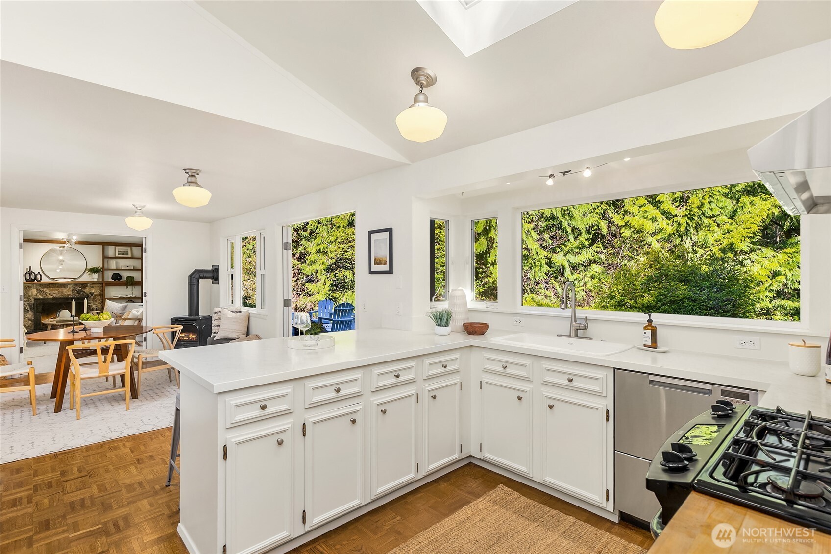 6490 NE Dapple Court , Bainbridge Island, WA 98110