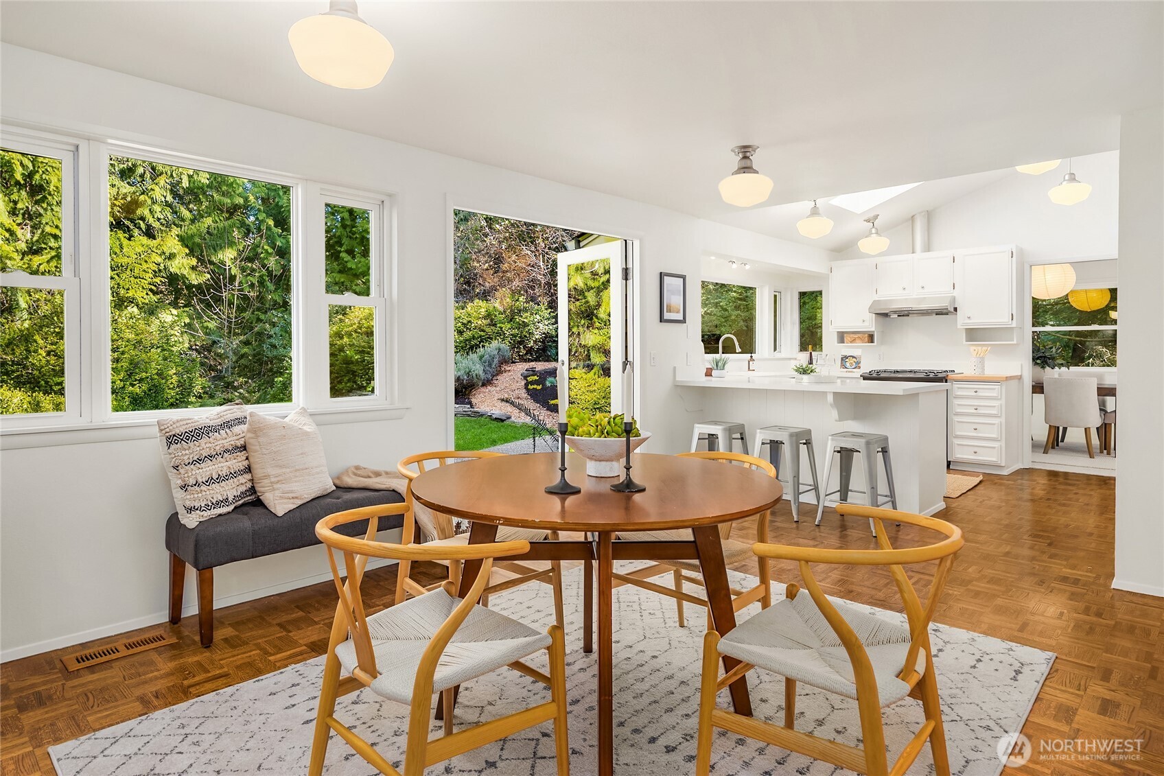 6490 NE Dapple Court , Bainbridge Island, WA 98110