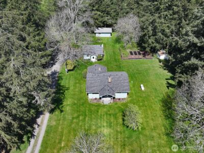 397 Lagoon Point Road , Greenbank, WA 98253 - Photo 2