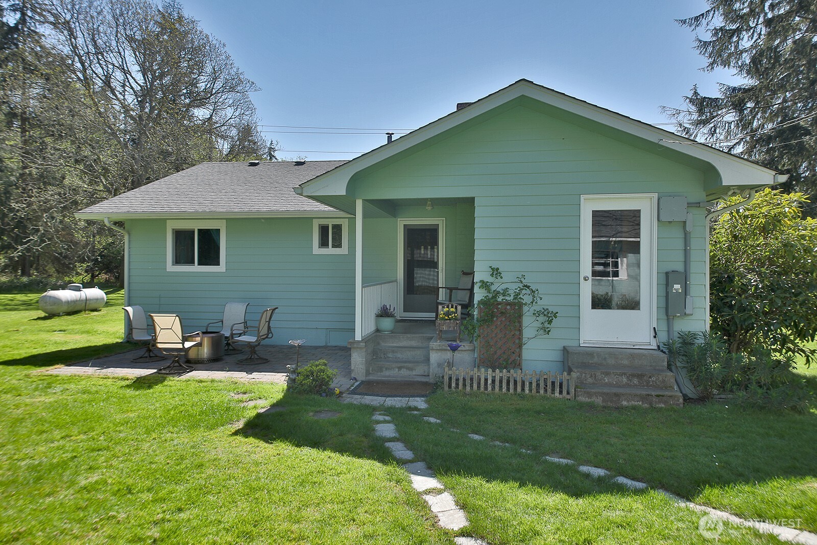 397 Lagoon Point Road , Greenbank, WA 98253