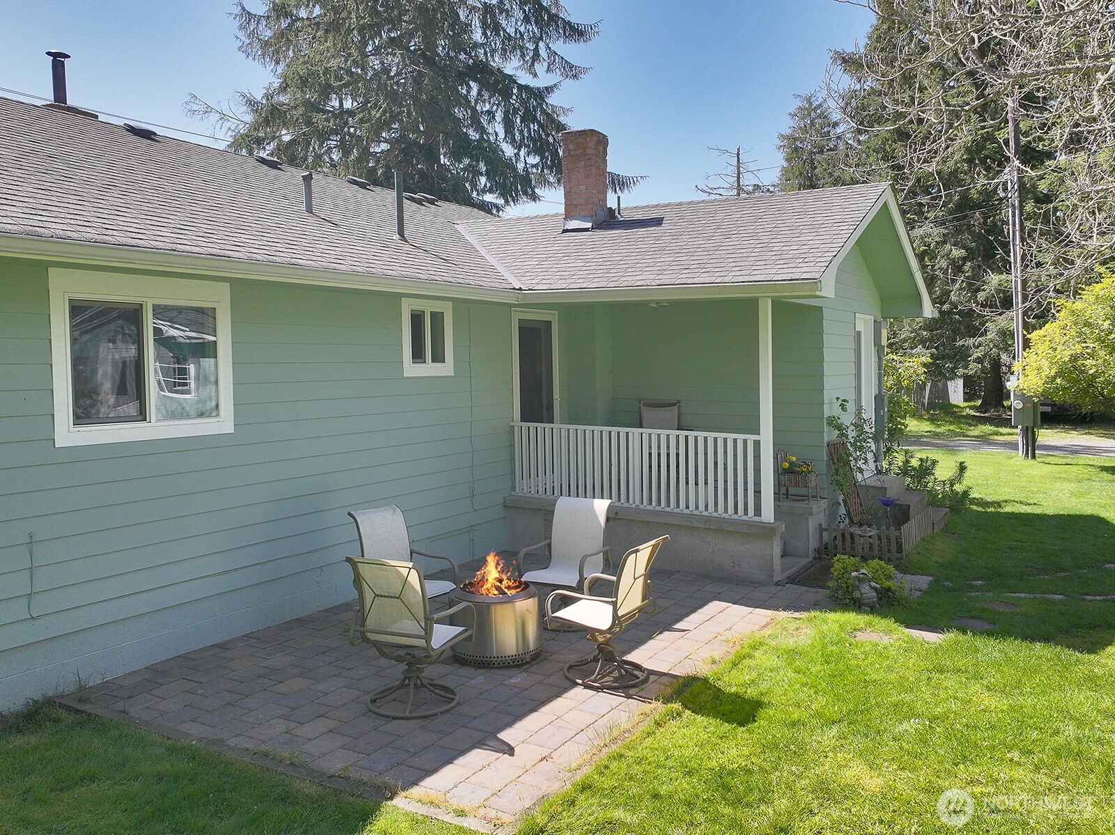 397 Lagoon Point Road , Greenbank, WA 98253