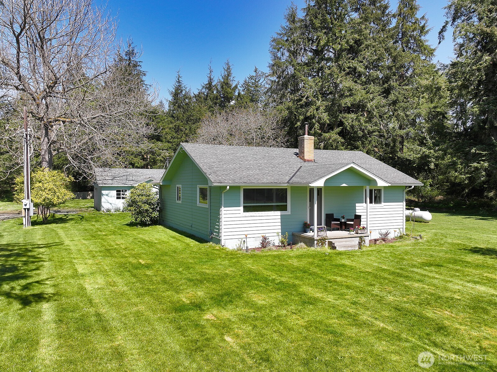 397 Lagoon Point Road , Greenbank, WA 98253