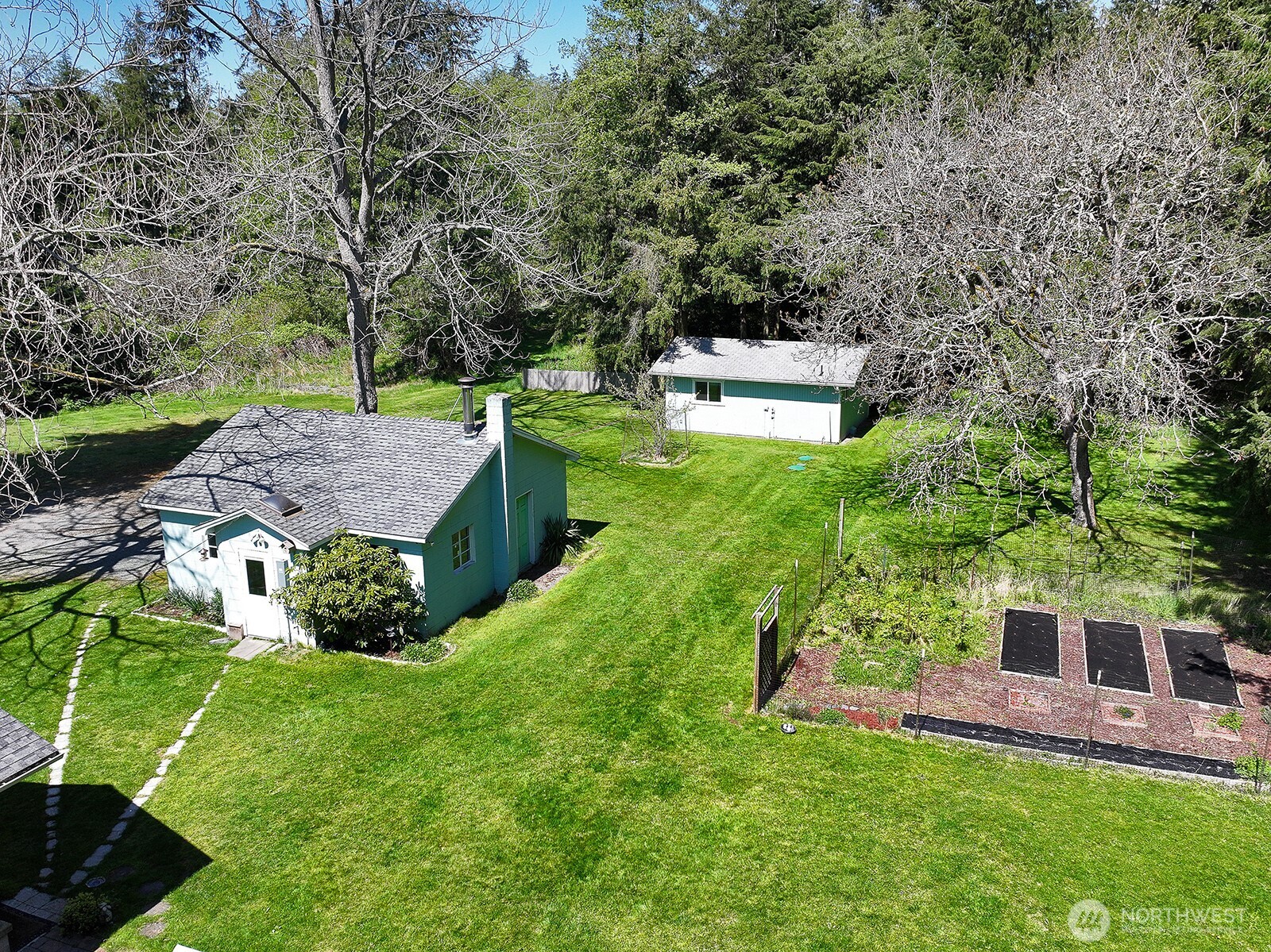 397 Lagoon Point Road , Greenbank, WA 98253