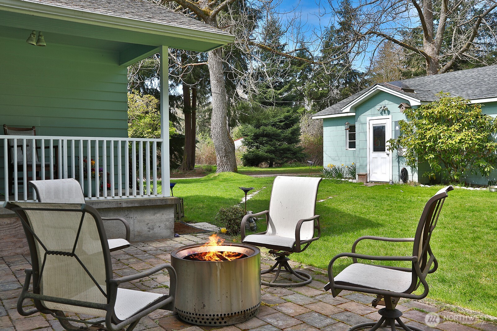 397 Lagoon Point Road , Greenbank, WA 98253