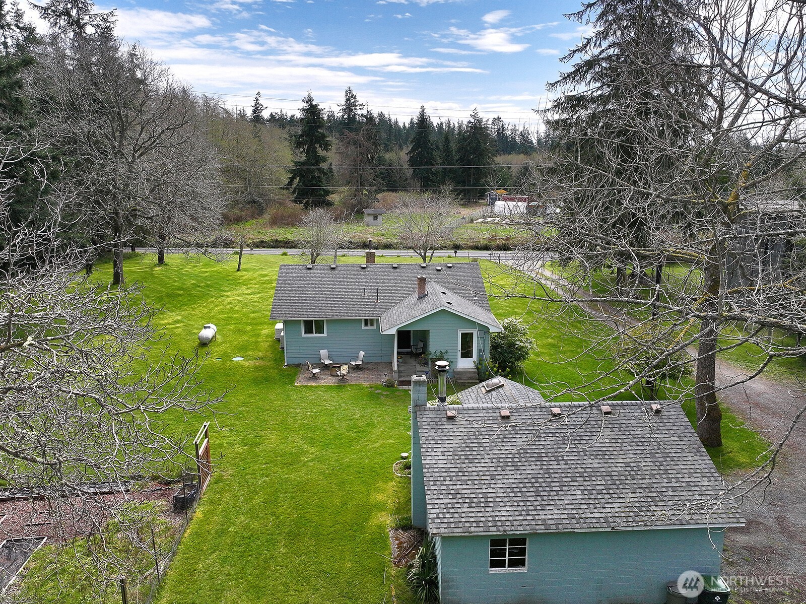397 Lagoon Point Road , Greenbank, WA 98253
