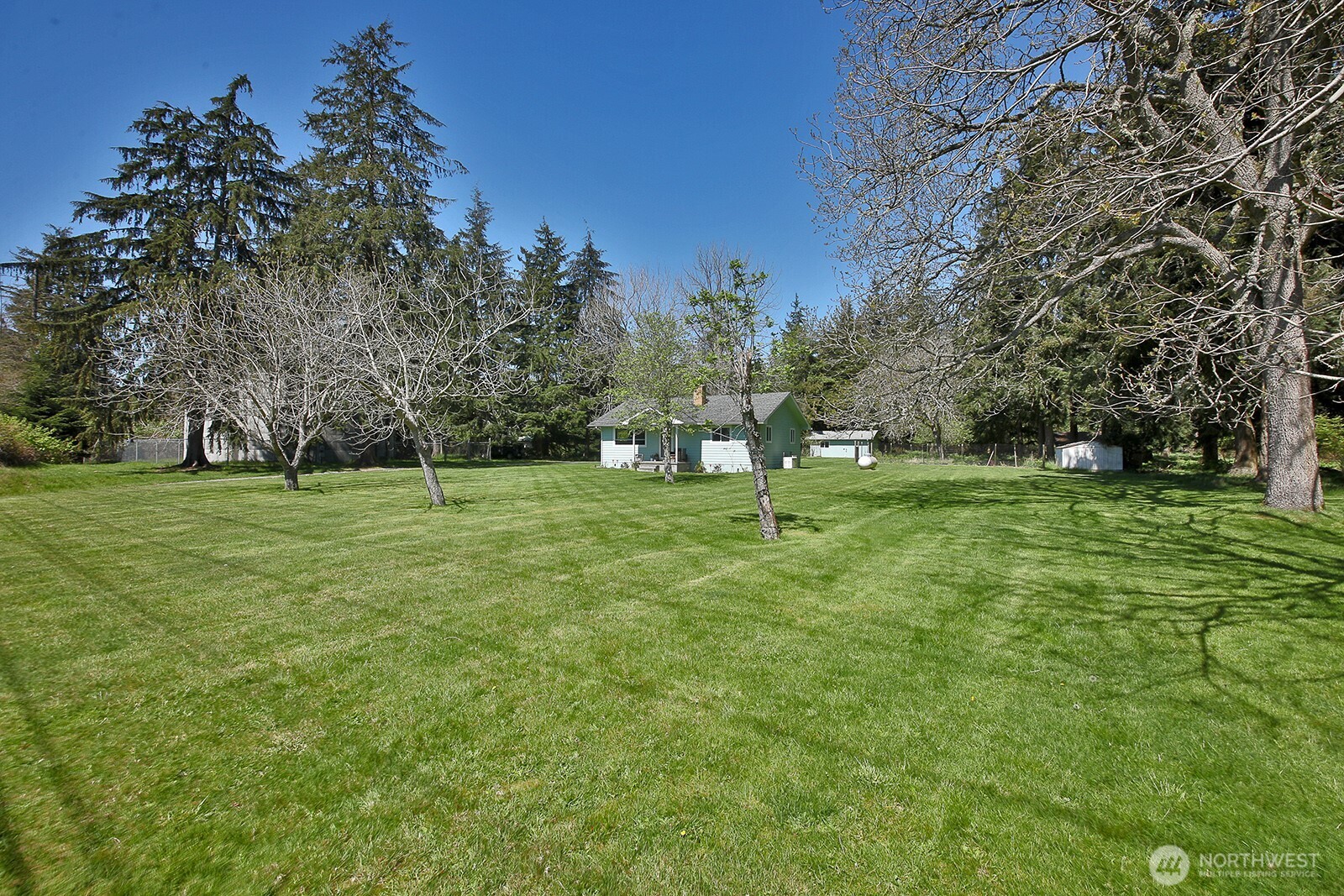 397 Lagoon Point Road , Greenbank, WA 98253