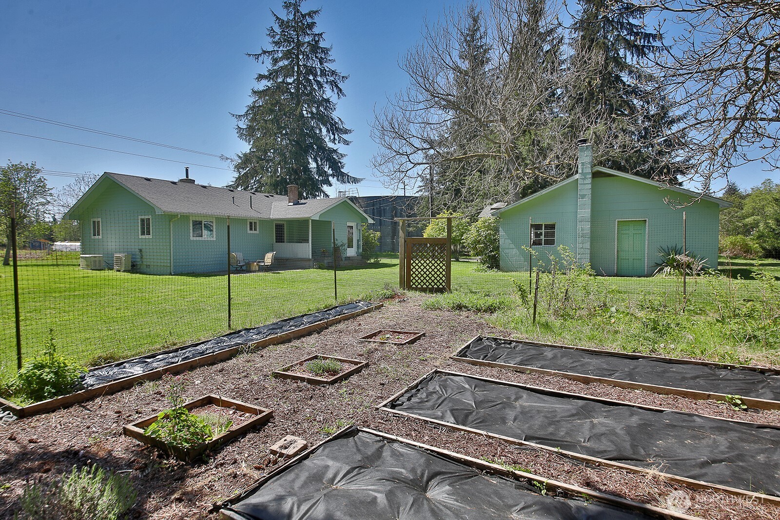 397 Lagoon Point Road , Greenbank, WA 98253