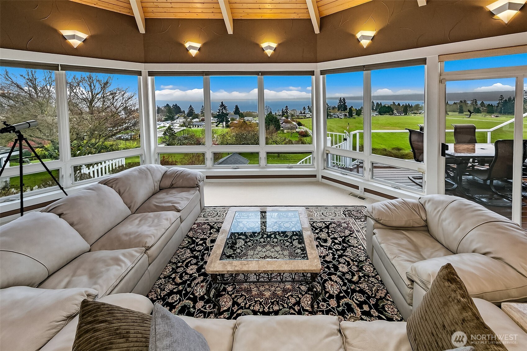 6595 Anderson Road , Clinton, WA 98236