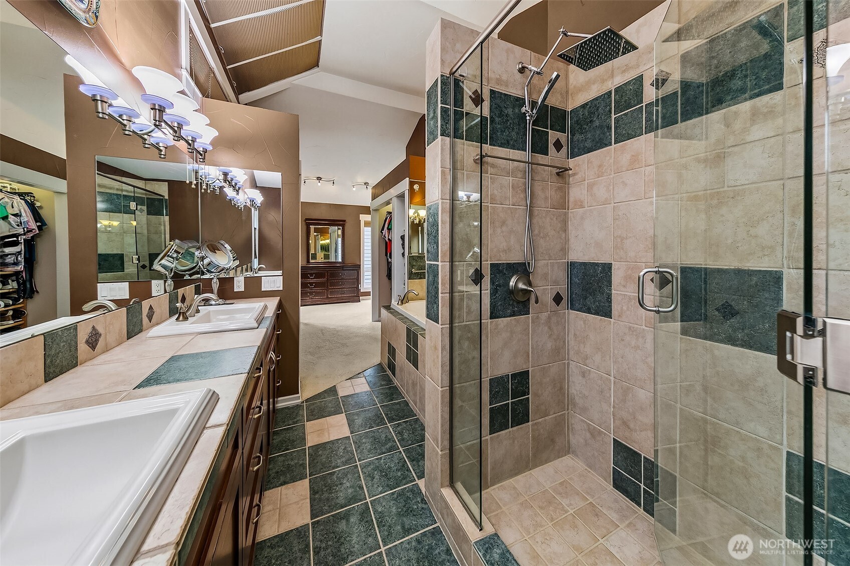 6595 Anderson Road , Clinton, WA 98236