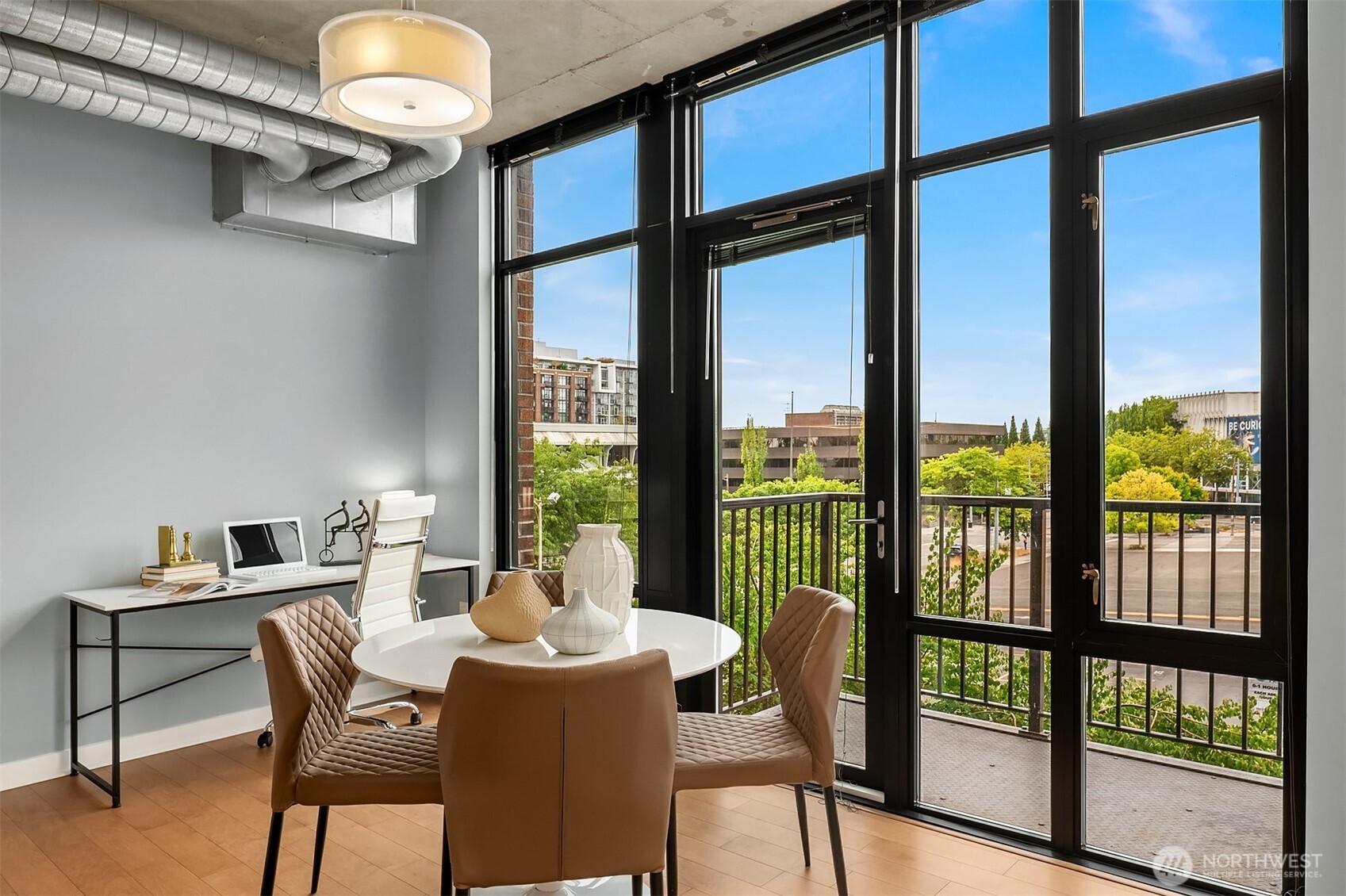 2720 3rd Avenue #405, Seattle, WA 98121