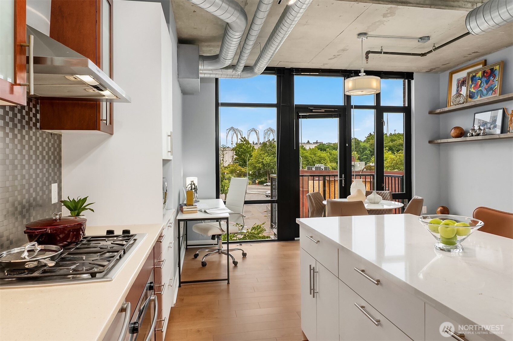 2720 3rd Avenue #405, Seattle, WA 98121