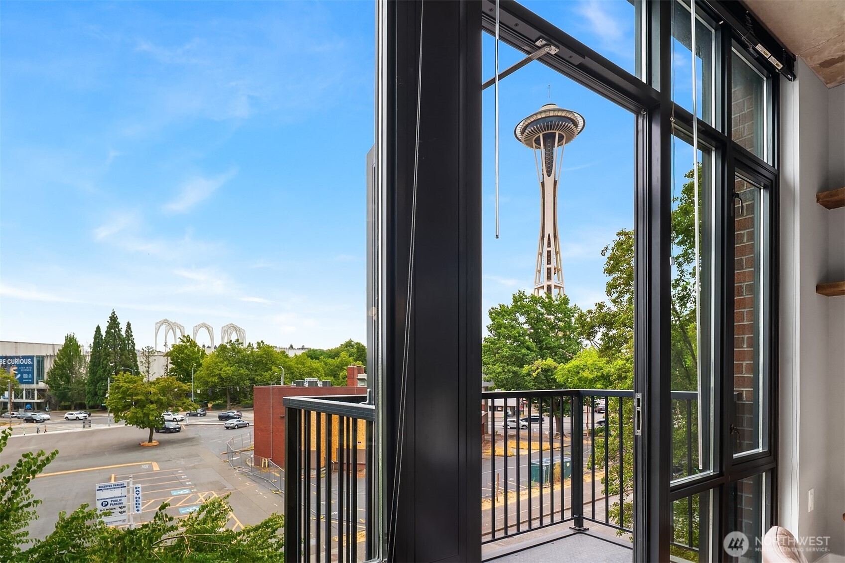 2720 3rd Avenue #405, Seattle, WA 98121