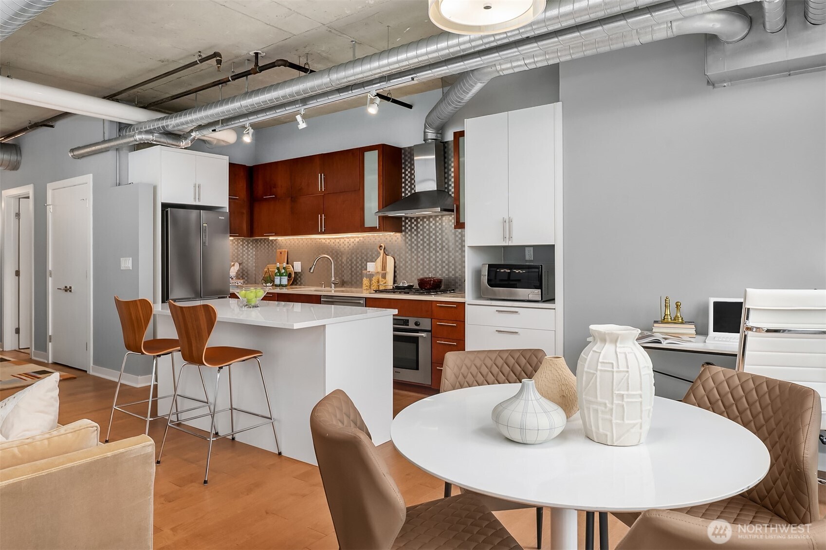 2720 3rd Avenue #405, Seattle, WA 98121