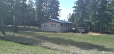 51 Trap Line Loop Road , Oroville, WA 98844