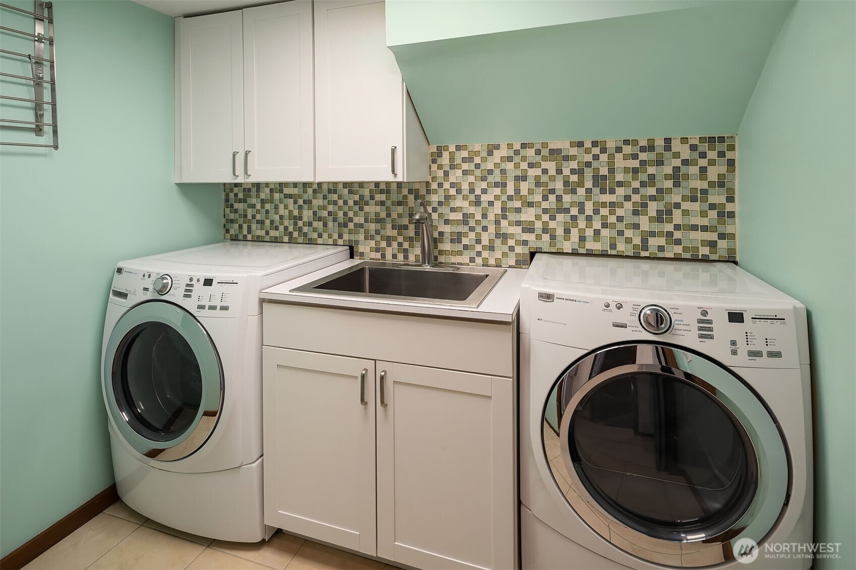 12210 NE 39th Street , Bellevue, WA 98005