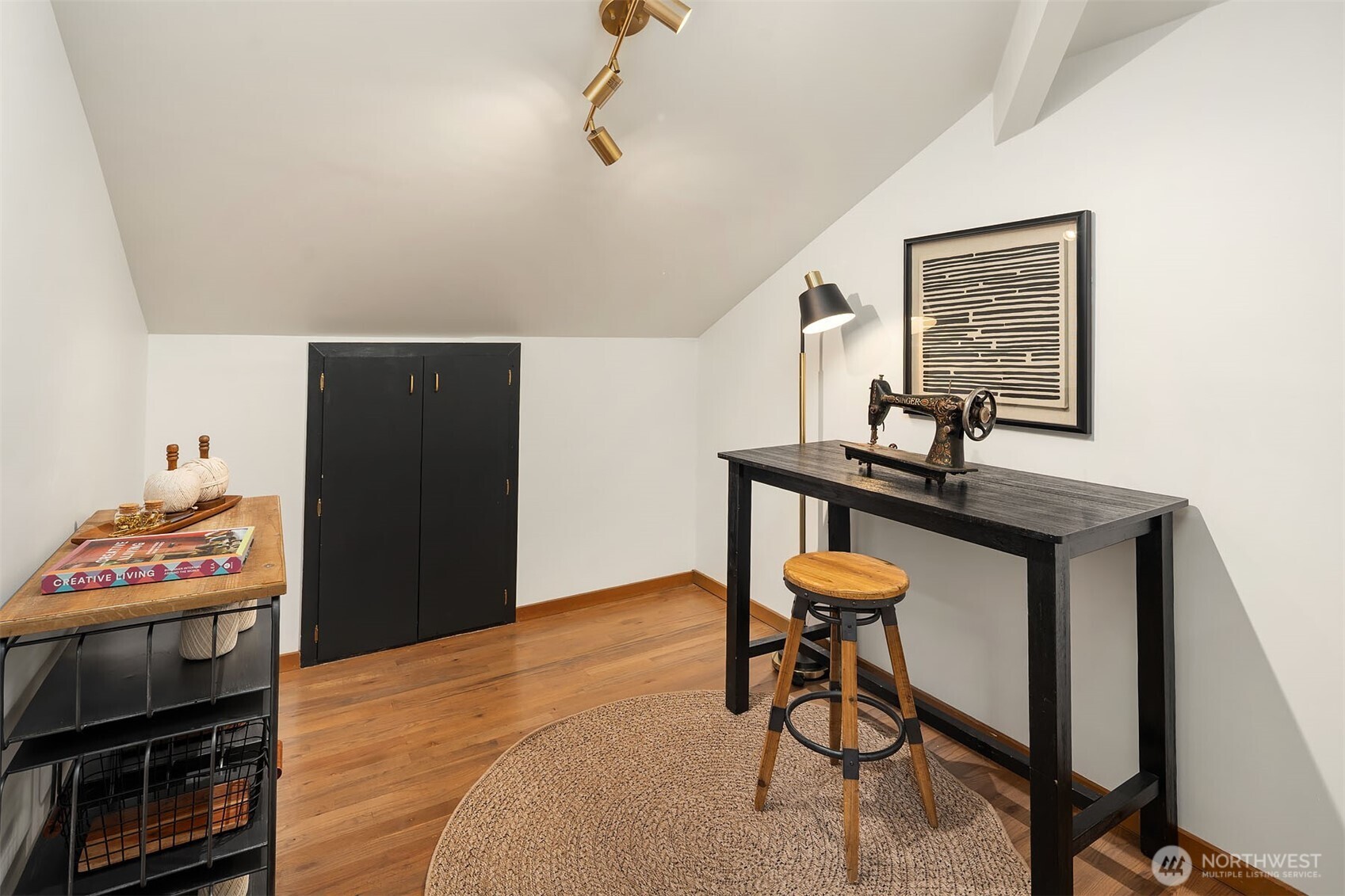 12210 NE 39th Street , Bellevue, WA 98005