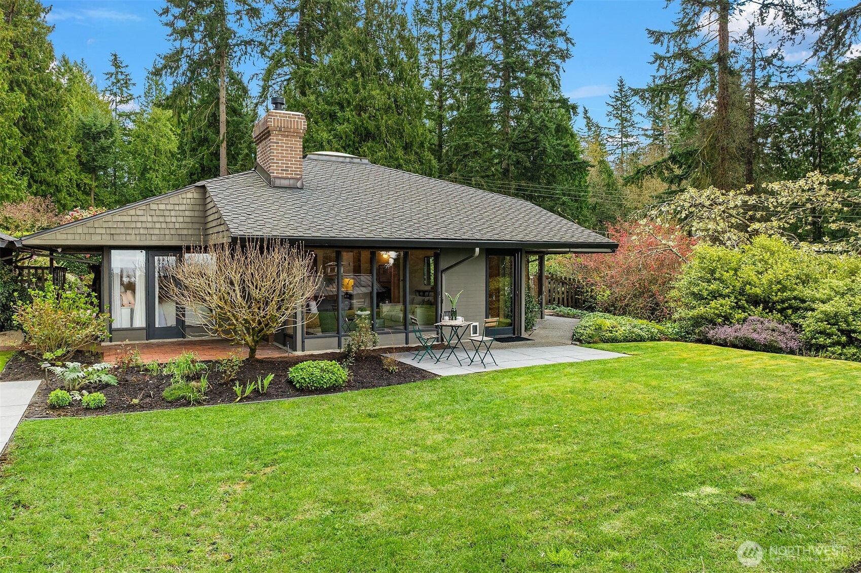 12210 NE 39th Street , Bellevue, WA 98005