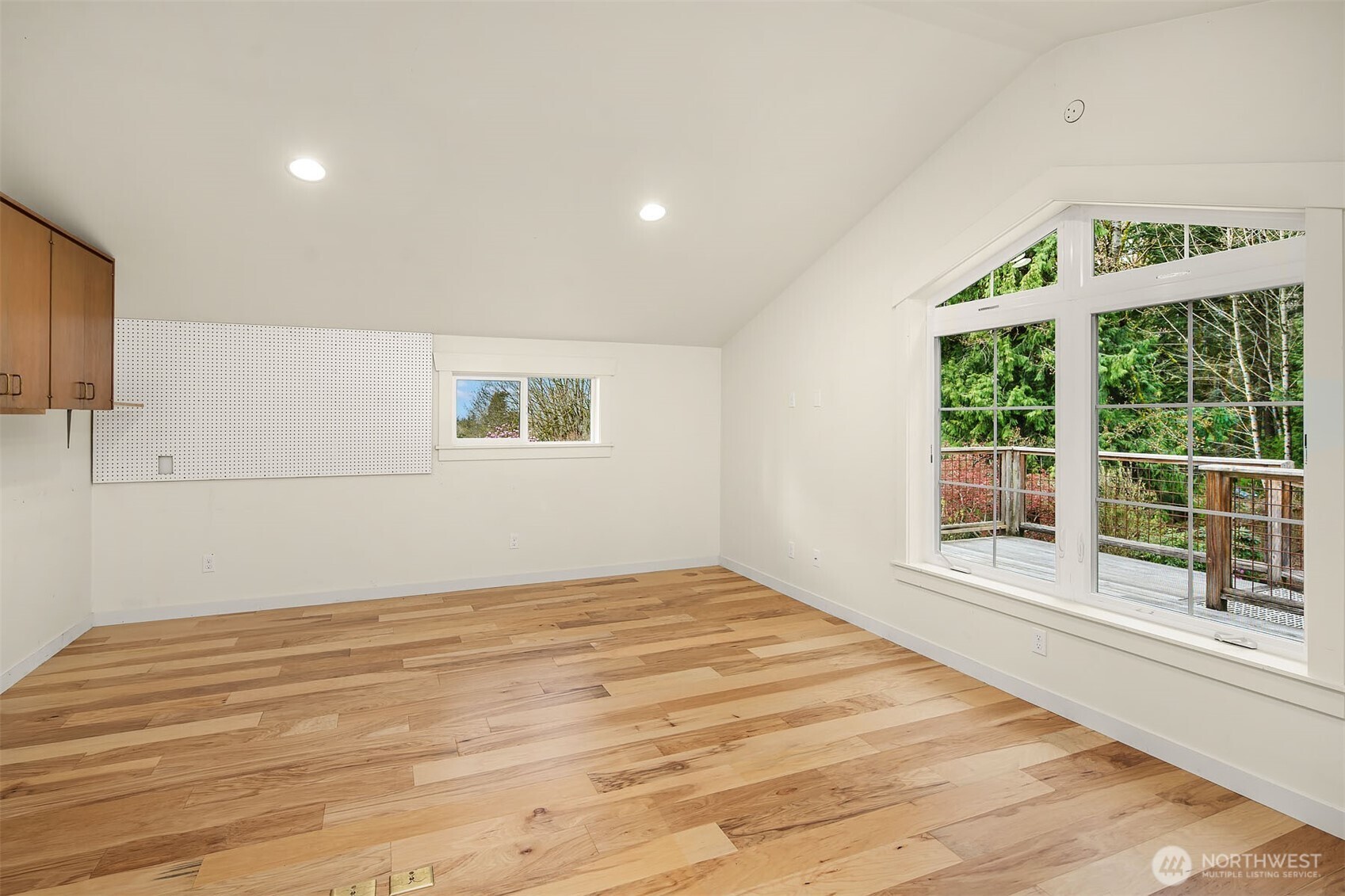 12210 NE 39th Street , Bellevue, WA 98005