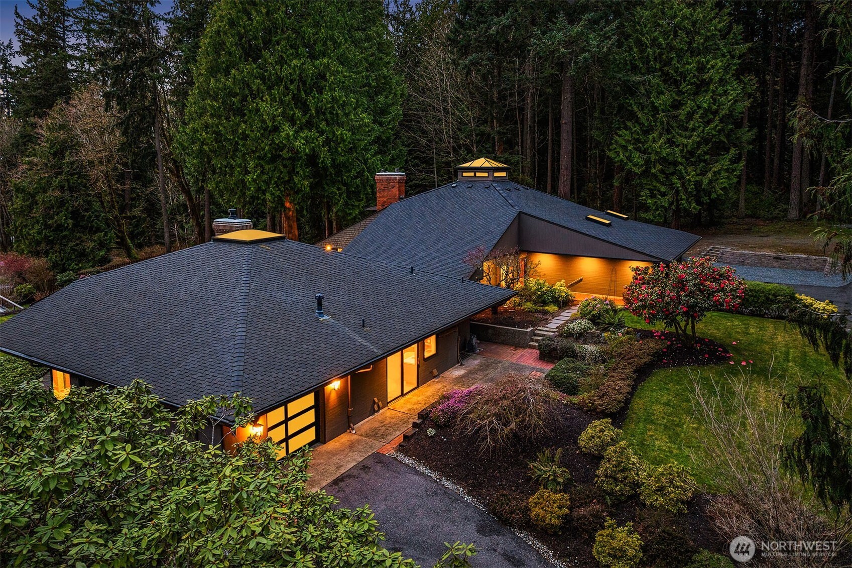 12210 NE 39th Street , Bellevue, WA 98005