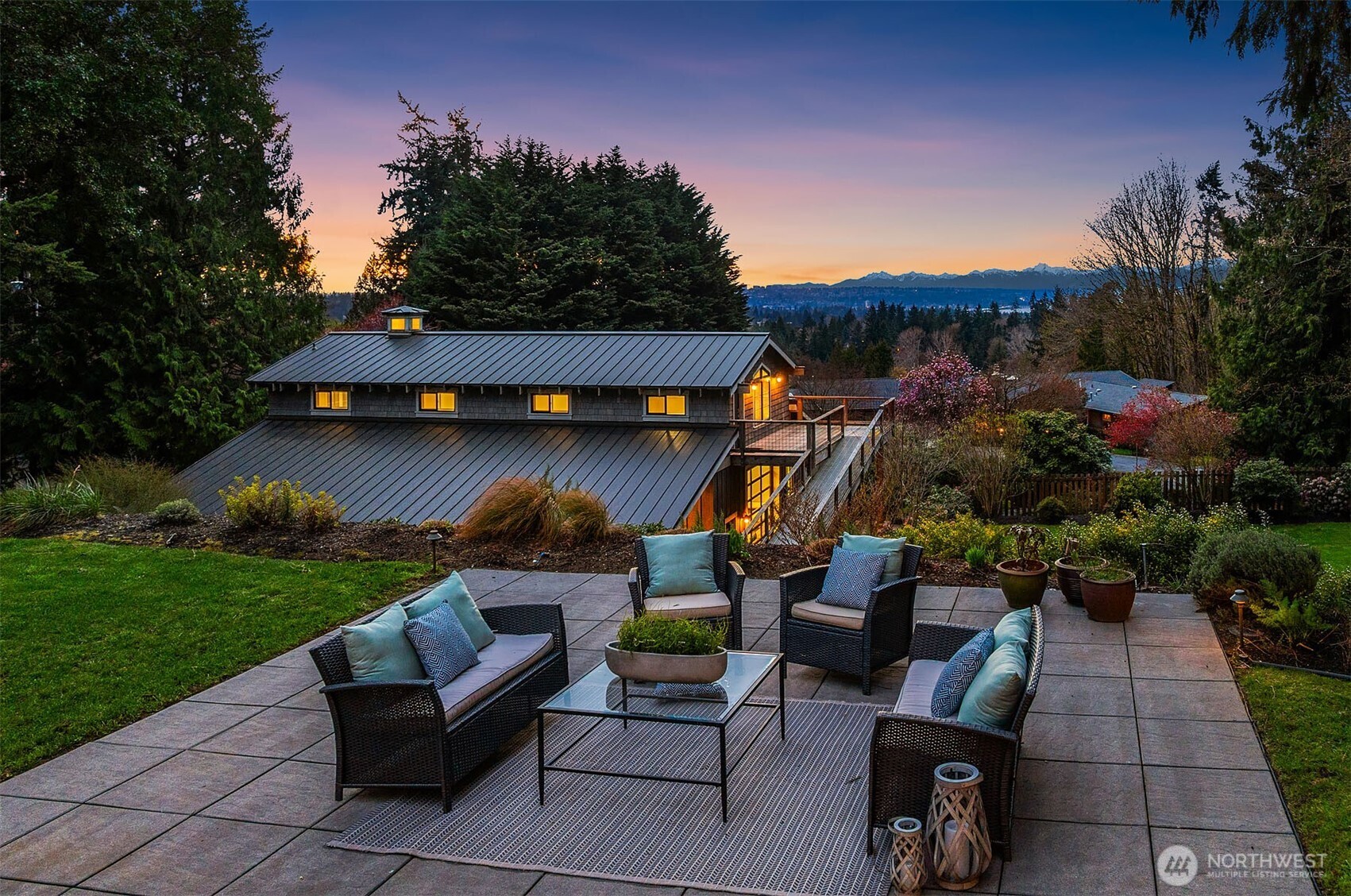 12210 NE 39th Street , Bellevue, WA 98005