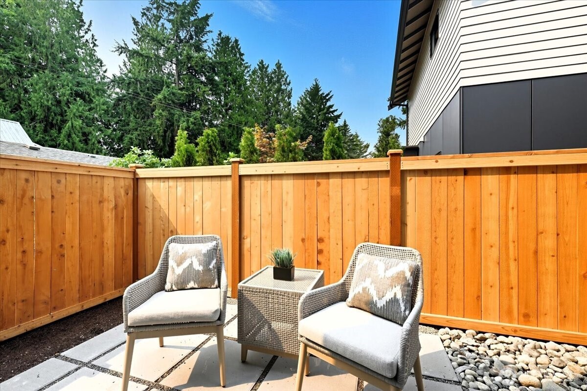 13047 39th Avenue NE #B, Seattle, WA 98125