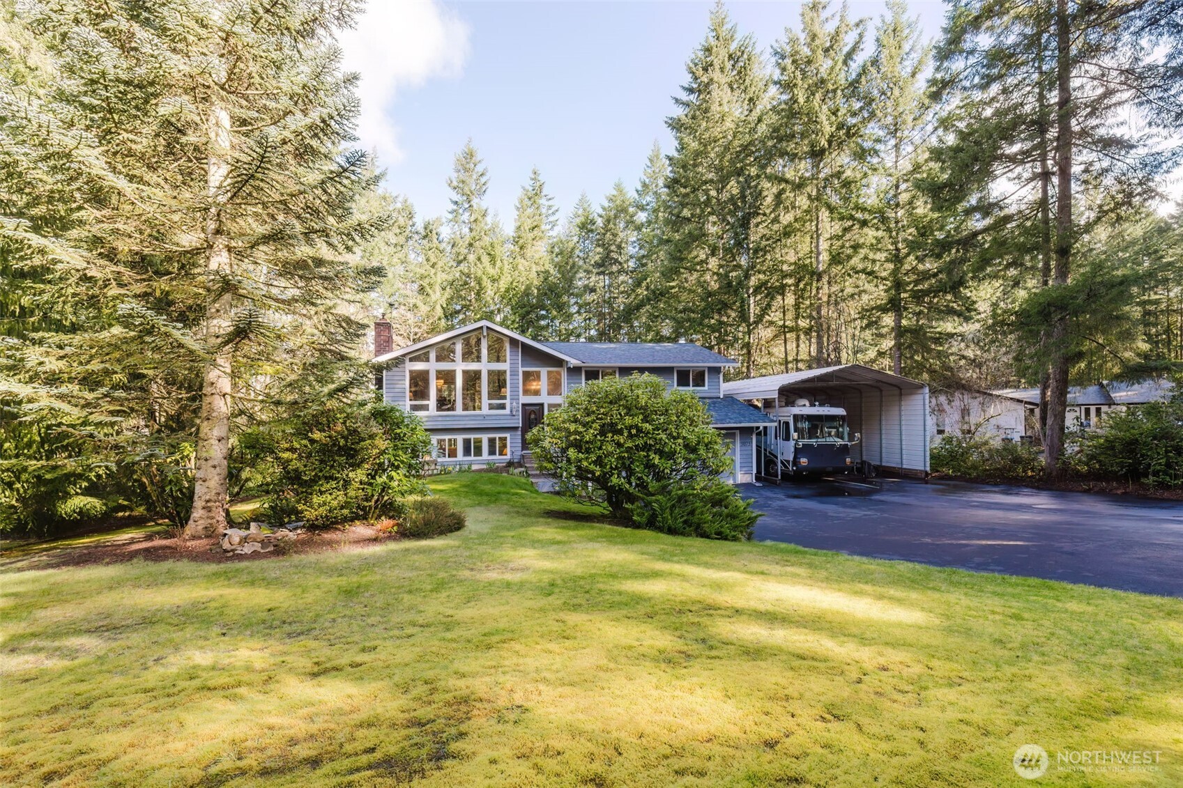3073 SE Misty Court , Port Orchard, WA 98367
