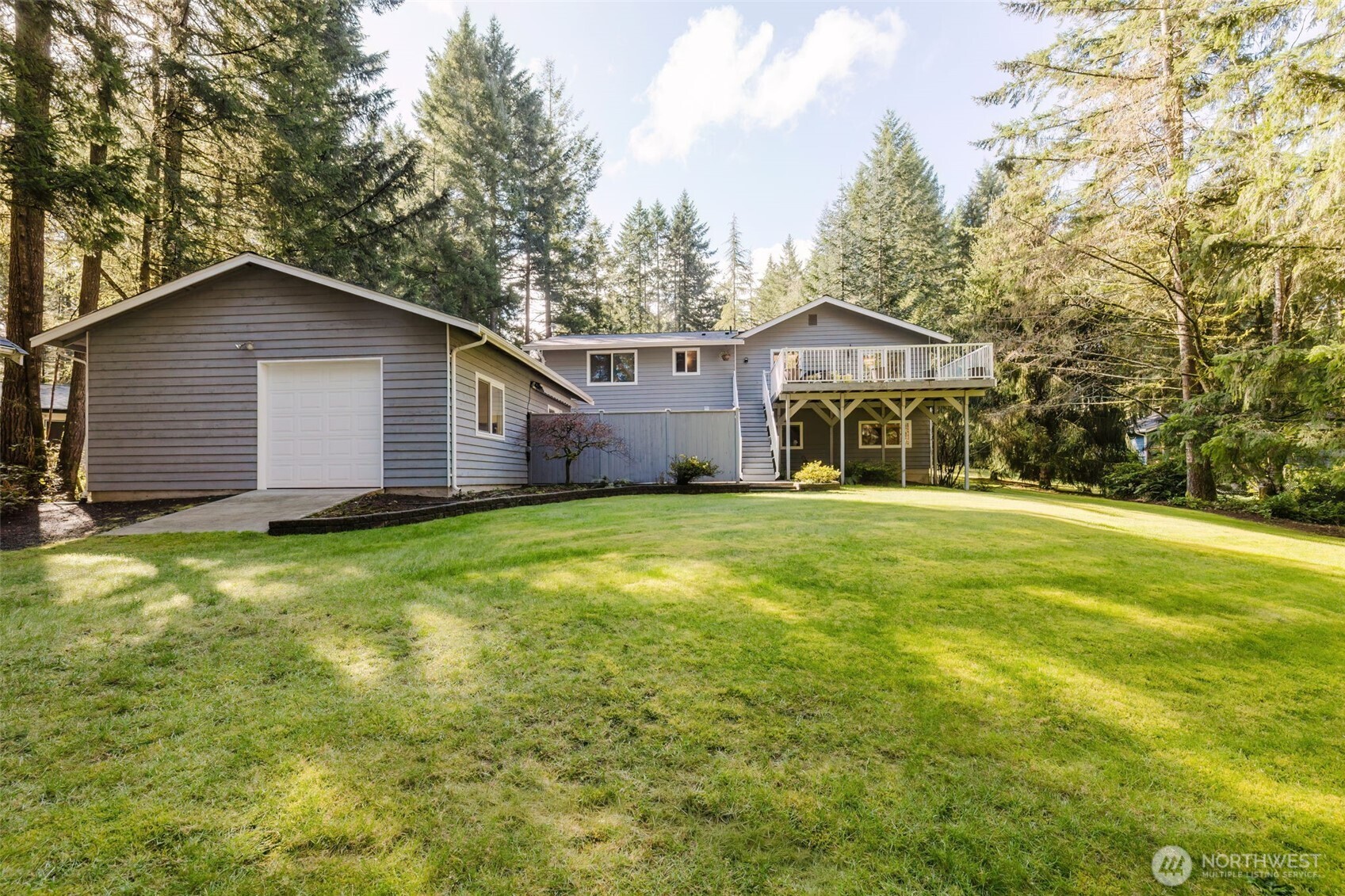 3073 SE Misty Court , Port Orchard, WA 98367