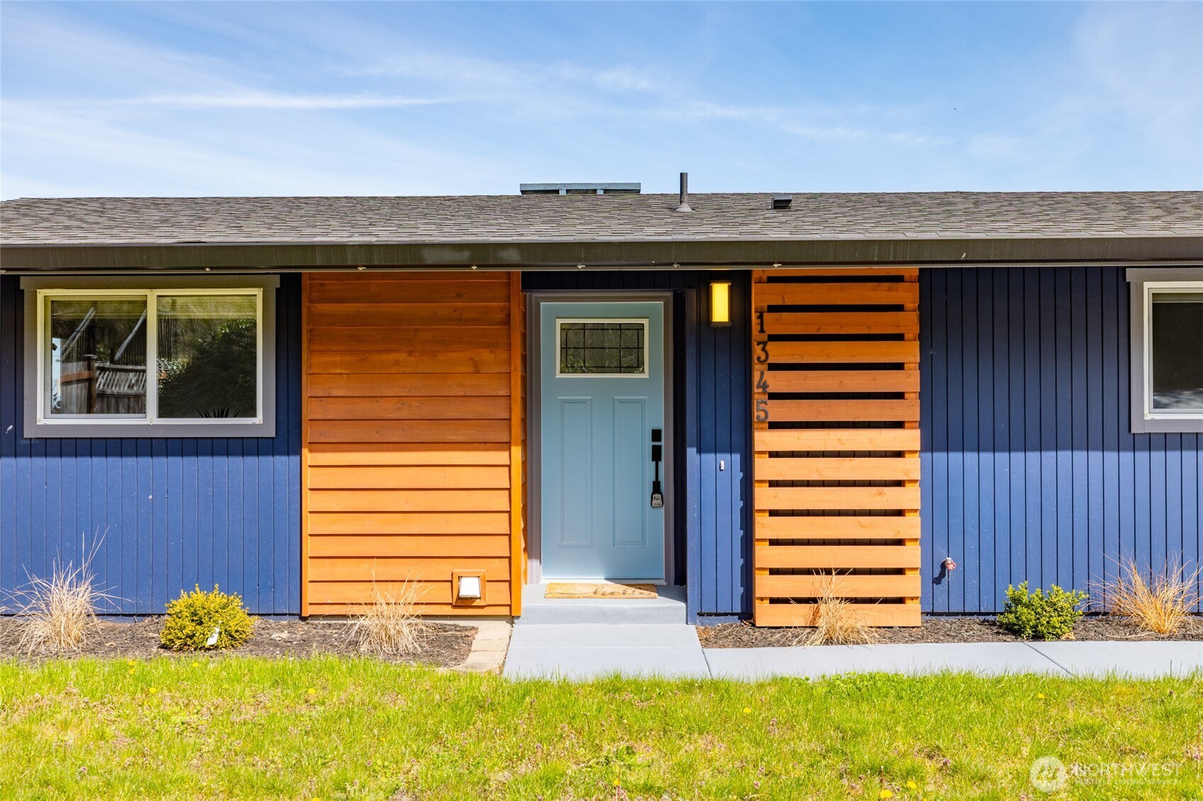 1345 Rainbow Lane , Camano Island, WA 98282