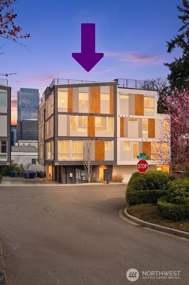 10712 SE 2nd Street , Bellevue, WA 98004-6206