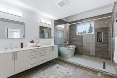 10712 SE 2nd Street , Bellevue, WA 98004-6206 - Photo 14