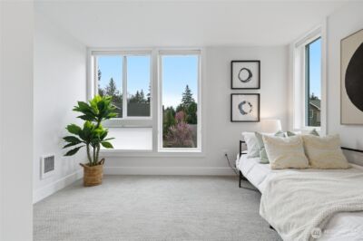 10712 SE 2nd Street , Bellevue, WA 98004-6206 - Photo 20