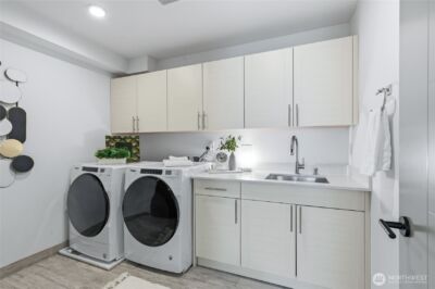 10712 SE 2nd Street , Bellevue, WA 98004-6206 - Photo 22