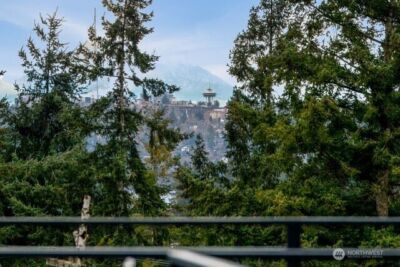 10712 SE 2nd Street , Bellevue, WA 98004-6206 - Photo 26