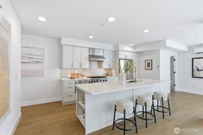 10712 SE 2nd Street , Bellevue, WA 98004-6206